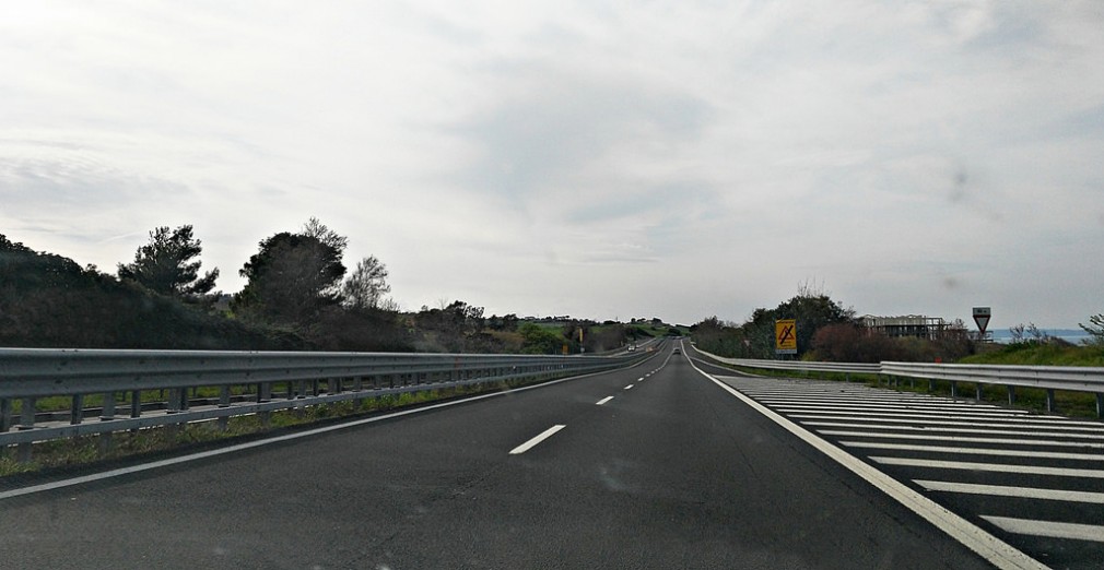 DEMENȚĂ: s-au construit 100 km de autostradă, se deschid 60
