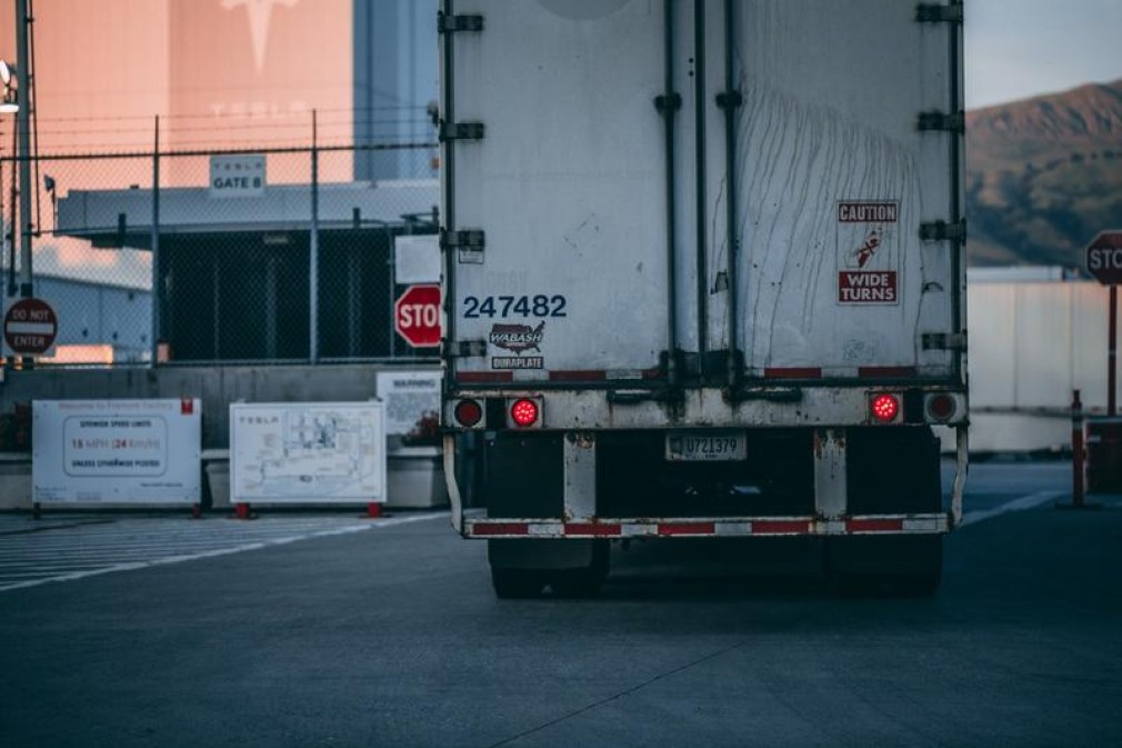 Se introduce e-Transport, monitorizarea camioanelor ce transportă legume, băuturi, îmbrăcăminte