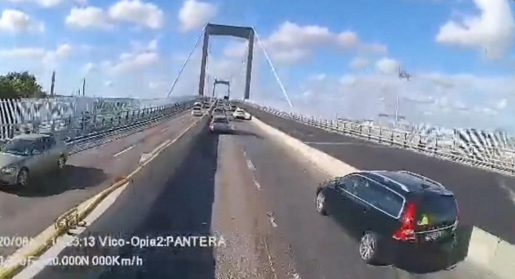 VIDEO: Șofer român de CAMION, șicanat pe un pod din Suedia: „Mi-a frânat, intenționat, în față”