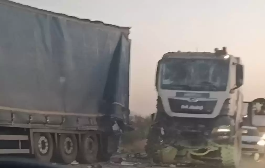 VIDEO Accident cu 4 vehicule implicate printre care și camioane
