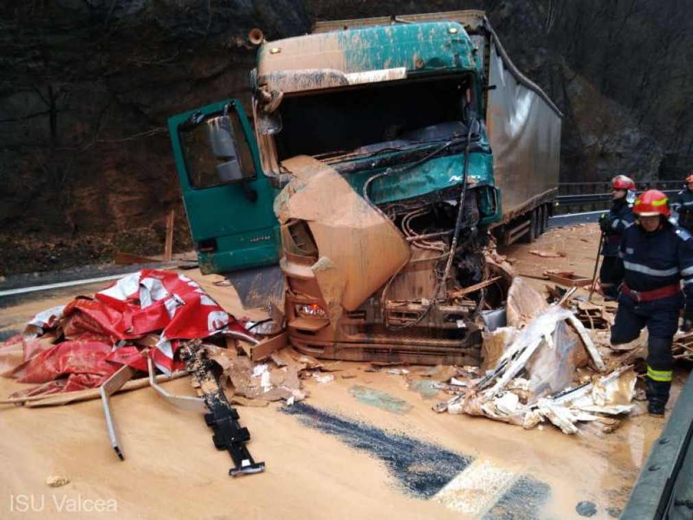 Șofer bulgar de camion grav rănit de remorca unui alt camion condus de un turc