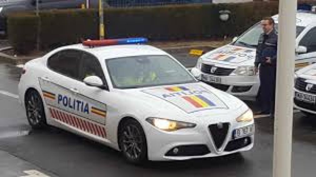Camion răsturnat pe DN1. S-au vărsat sute de litri de vin