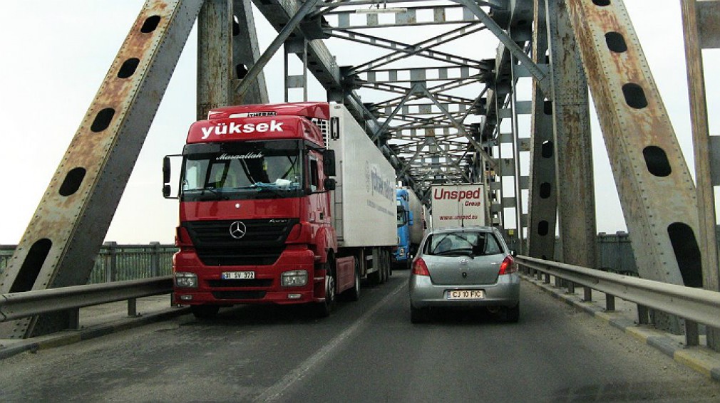 CNAIR: Au început lucrările la drumul pentru camioane care leagă DN5 de Podul de la Giurgiu