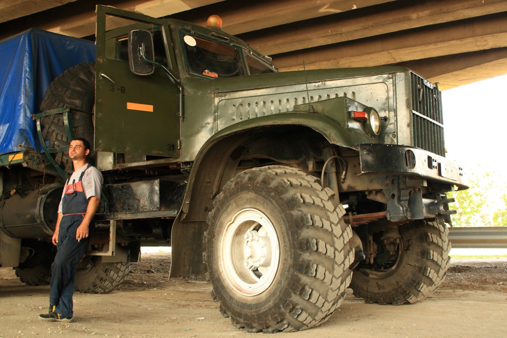 Fabrica de camioane KrAZ din Ucraina - naționalizată. Va produce armament