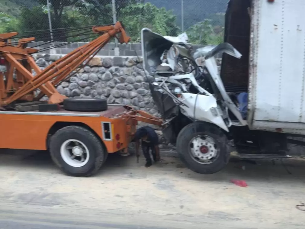 BREAKING NEWS. Accident grav cu patru CAMIOANE implicate