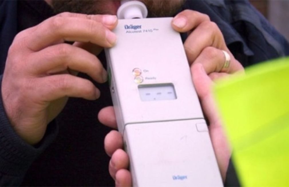 Șofer de camion, prins beat la volan