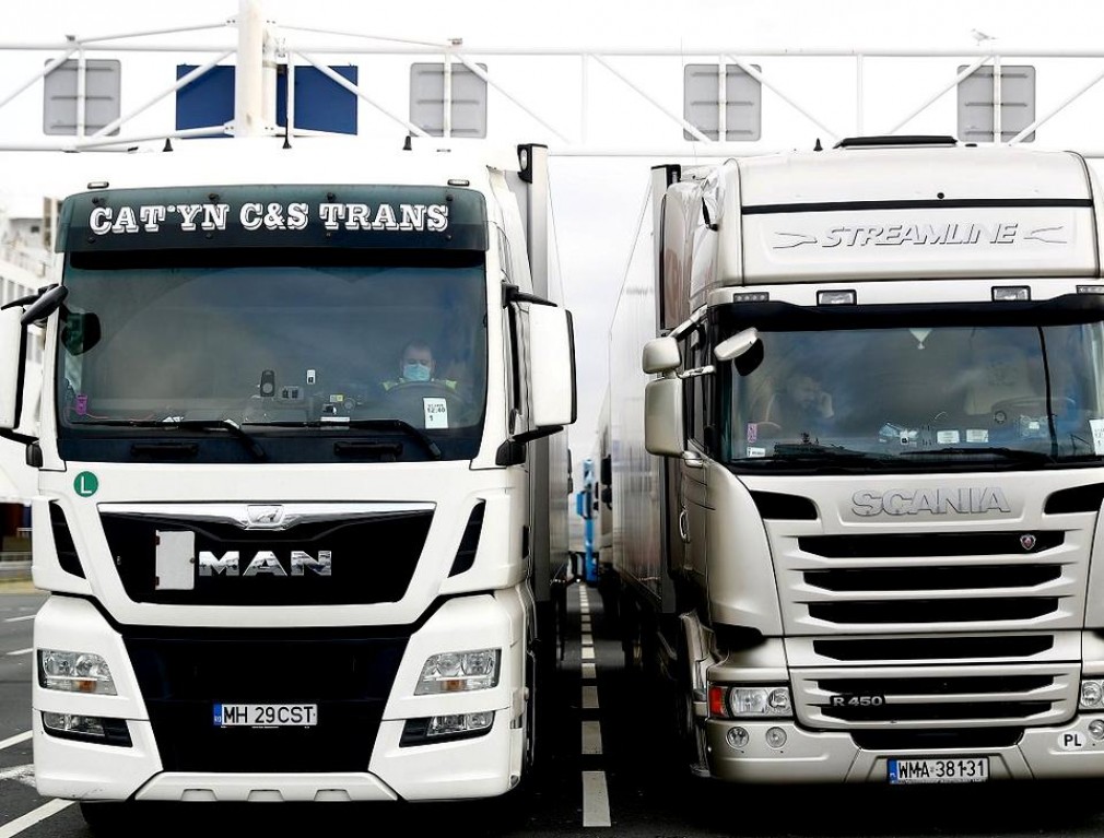 Ce transporta camionul primului român care a trecut spre Marea Britanie după Brexit