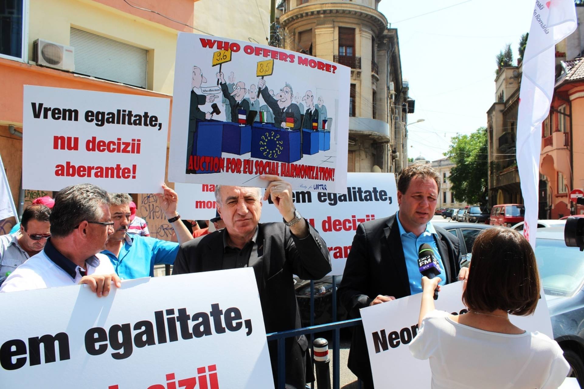 UNTRR- PROTEST ÎN FAȚA PARLAMENTULUI EUROPEAN