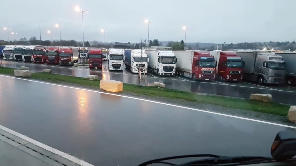 Camioanele au interzis în Ungaria de Paștele catolic. Vezi intervalul orar și zilele