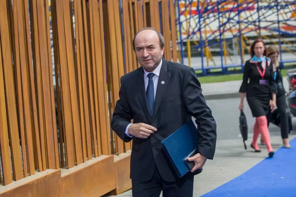 Guvernul vrea să despăgubească infractorii cu o sumă care ar ajunge pentru 100 km de autostradă