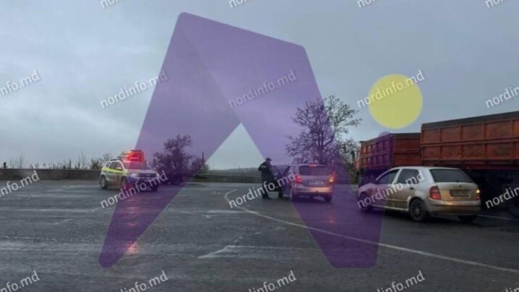 O femeie a fost lovită de camion. NU s-a mai putut face nimic