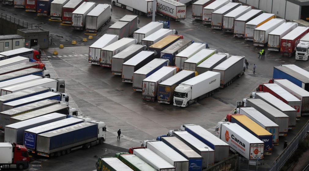 Locațiile și orarul centrelor unde șoferii de camion se pot testa anti-COVID, obligatoriu în UK
