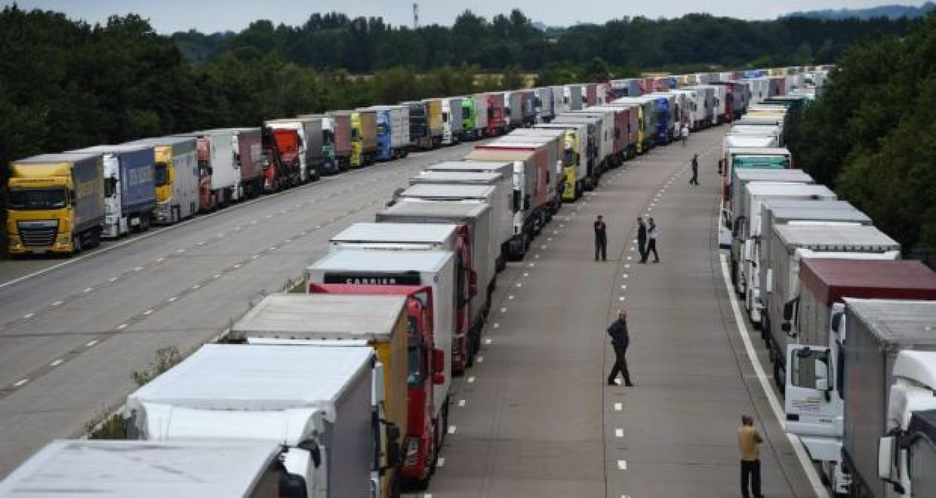 Șoferii de camion, nemulțumiți de extinderea de 860 milioane € a portului Calais: Întârzieri de 5 ore