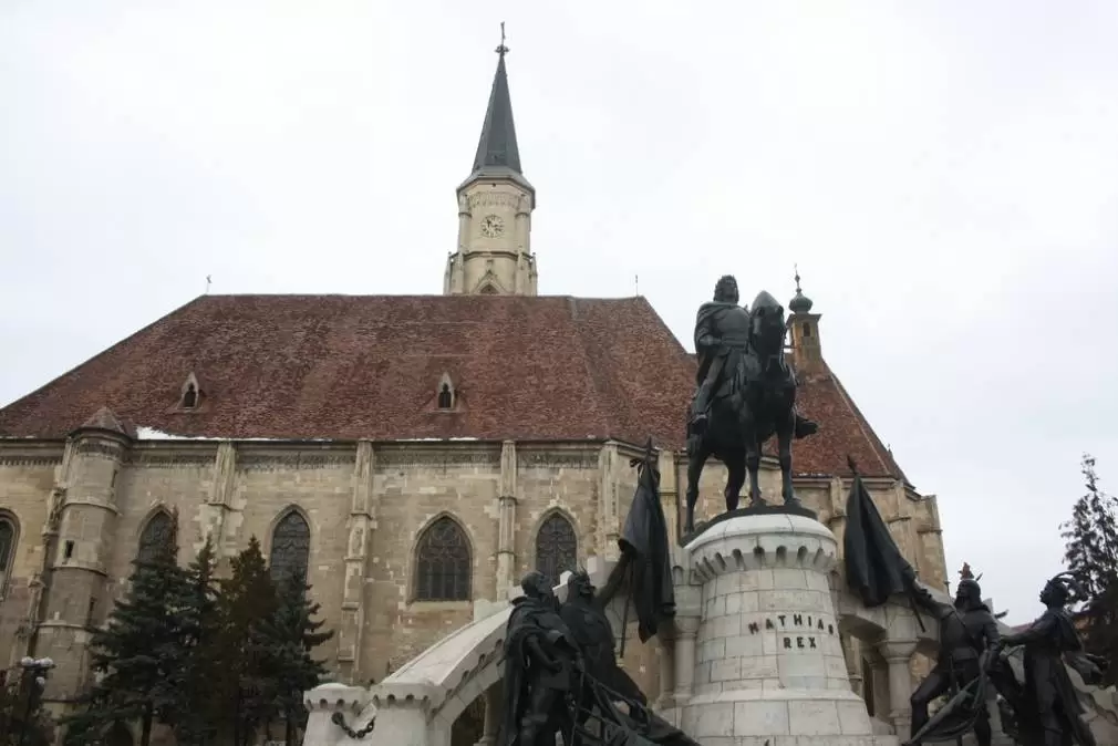 Unde îți găsești cel mai ușor un LOC de MUNCĂ în România