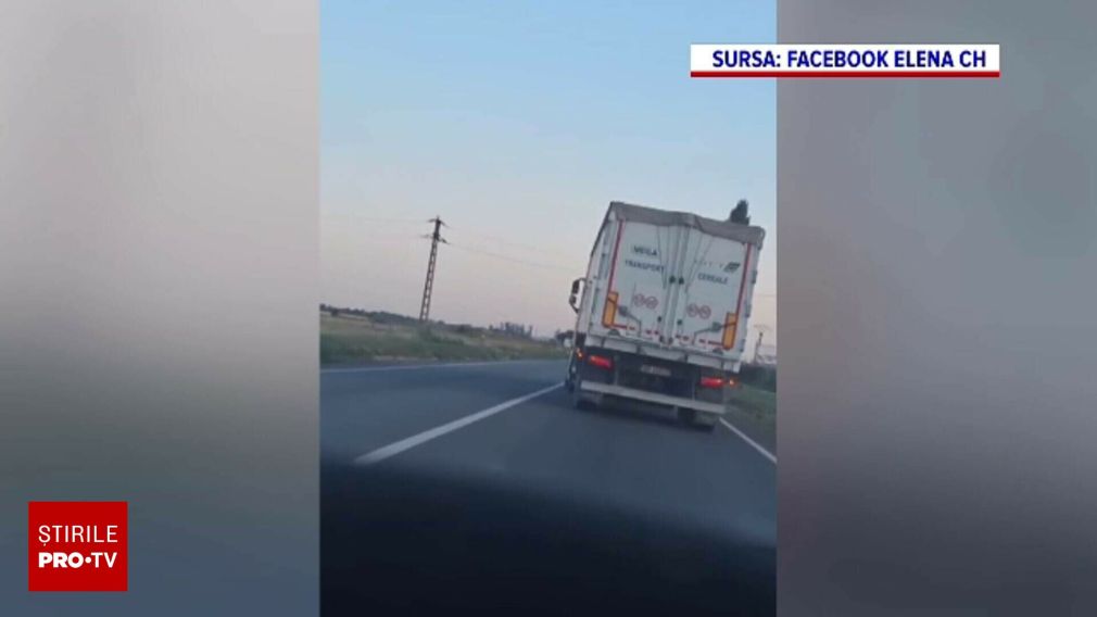 VIDEO Șofer filmat când conducea în zig zag. Poliția l-a dus la spital