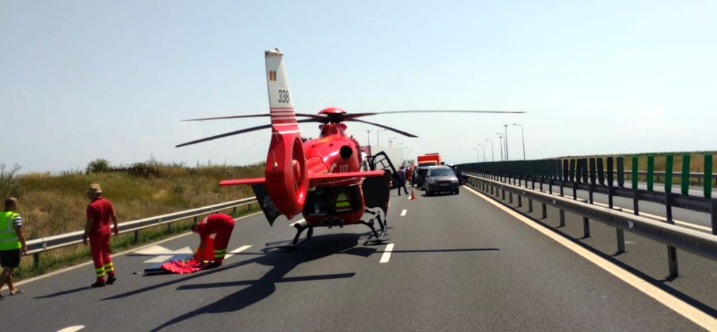 3 mașini și două camioane, accident devastator pe autostradă