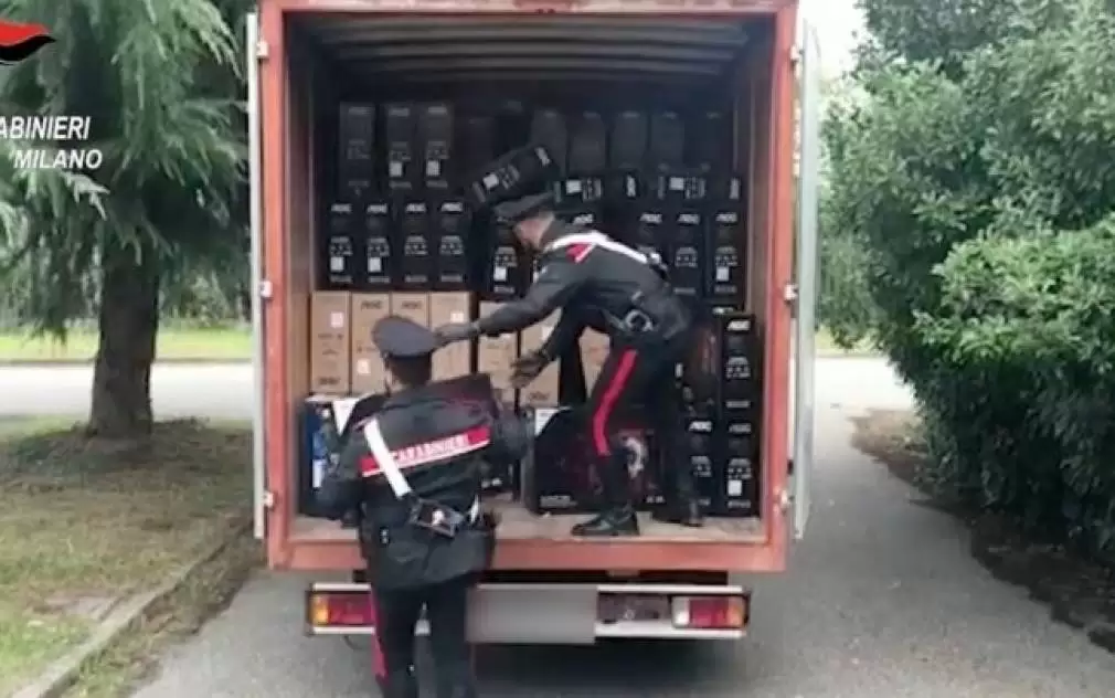 VIDEO O bandă de români jefuia bunuri din CAMIOANE în Italia. Au sechestrat doi șoferi profesioniști