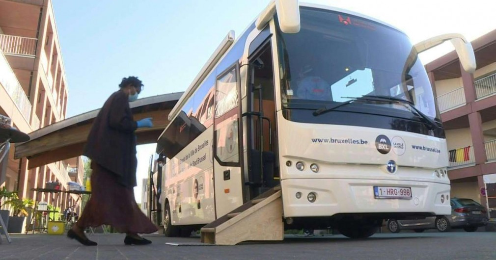 VIDEO. În Belgia s-a deschis un centru mobil COVID 19 în interiorul unui autobuz