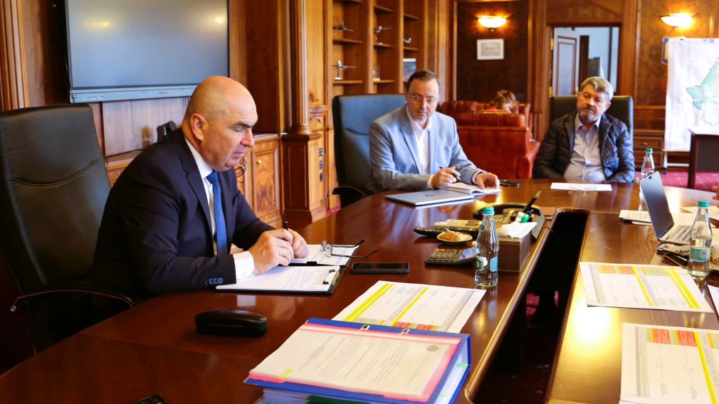 Întâlnire dubioasă. Umbrărescu, chemat de Bolojan la Ministerul Transporturilor