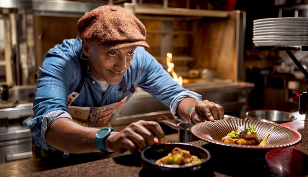 Volvo Trucks și celebrul chef Marcus Samuelsson fac echipă pentru a reduce emisiile din transporturile de alimente