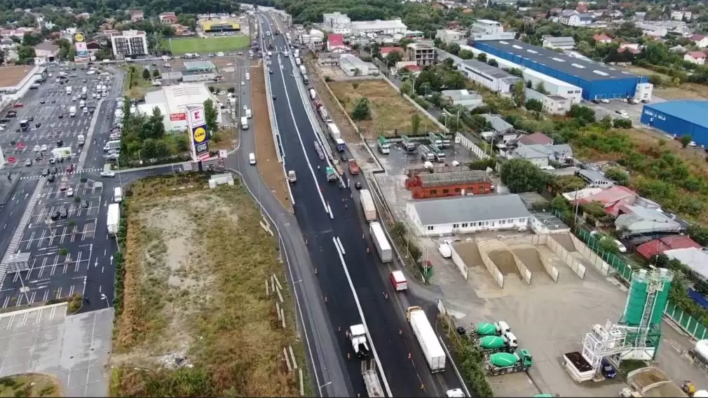VIDEO. Premierul, claxonat la deschiderea pasajului Mogoșoaia. Șoferi: traficul e tot infernal