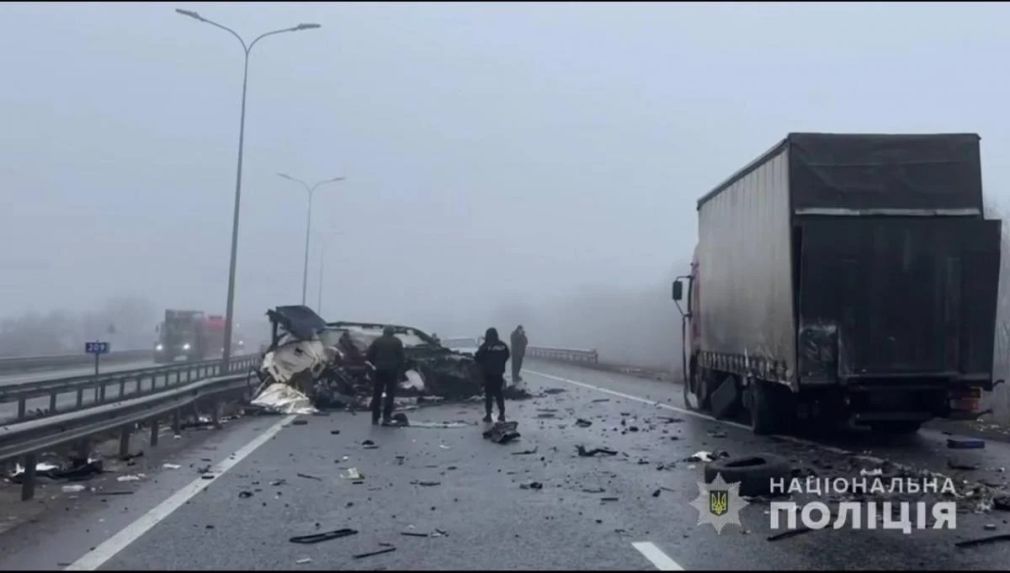 Soțul a depășit neregulamentar un camion. Soția, celebră, a murit