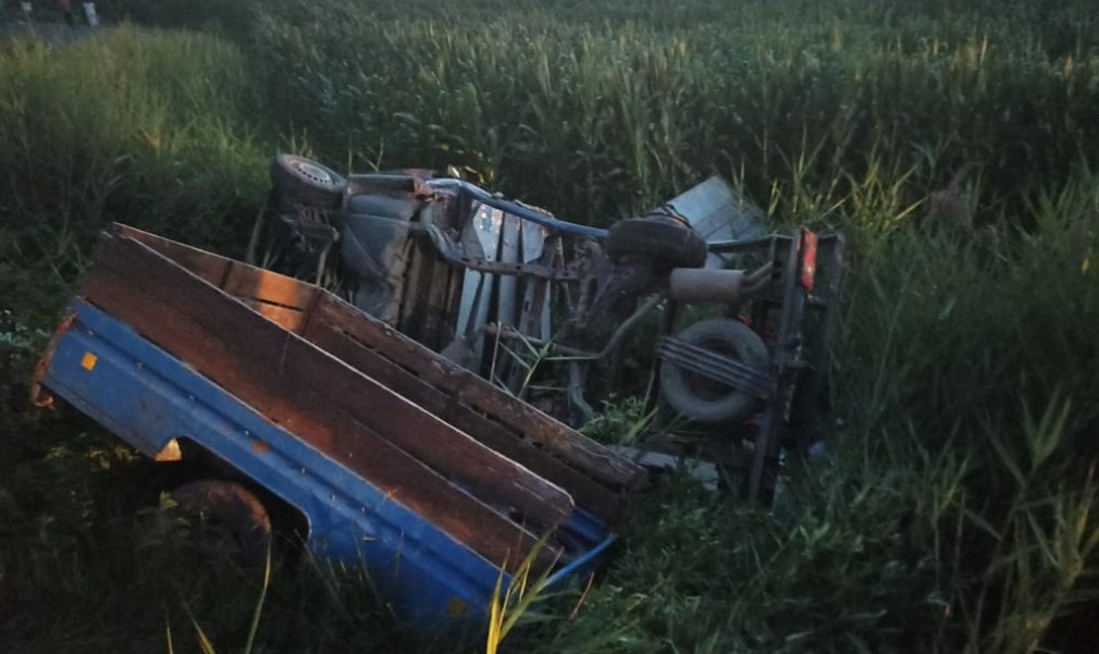 O camionetă a lovit un autoturism: opt răniți dintre care șase copii