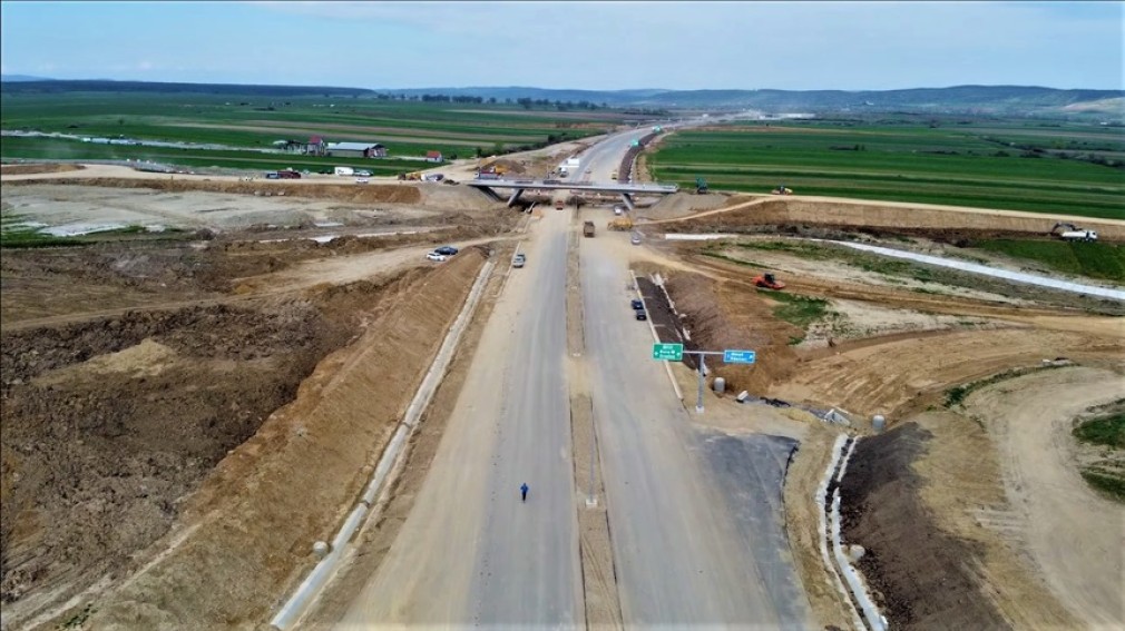 România va deschide 13 km de autostradă care nu se leagă de niciun alt drum