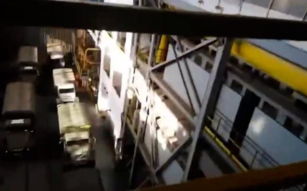 VIDEO ALERTĂ Camioane de război rusești, în interiorul centralei nucleare Zaporojie