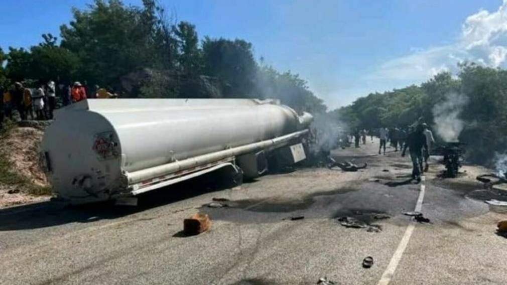 VIDEO. 24 de oameni au murit și 40 au fost răniți după ce un camion-cisternă a explodat