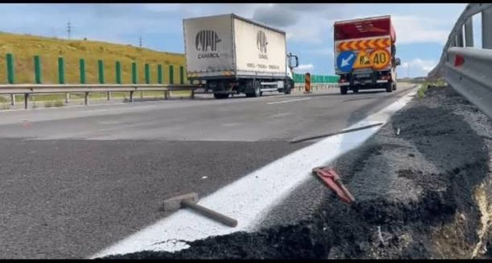 VIDEO Cratere de peste un metru pe Autostrada A10