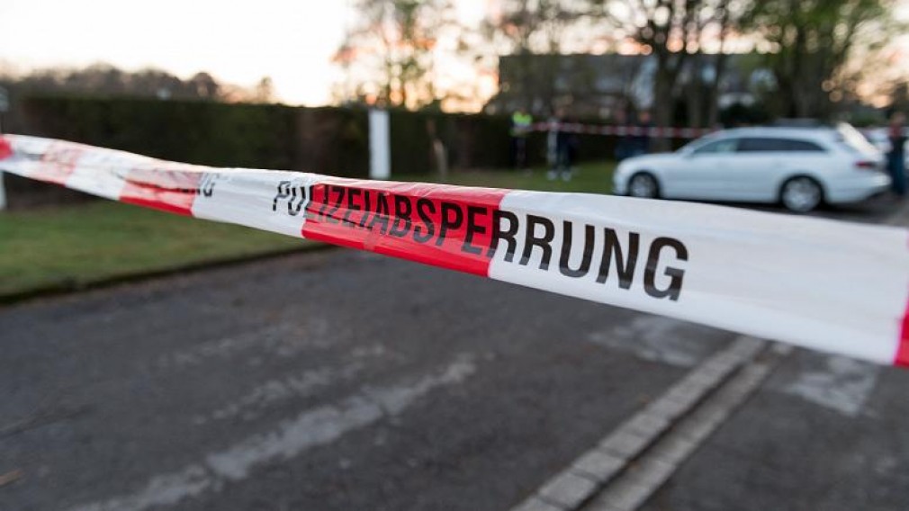 Germania. Un mort și 13 răniți, după ce un camion a intrat într-un autobuz