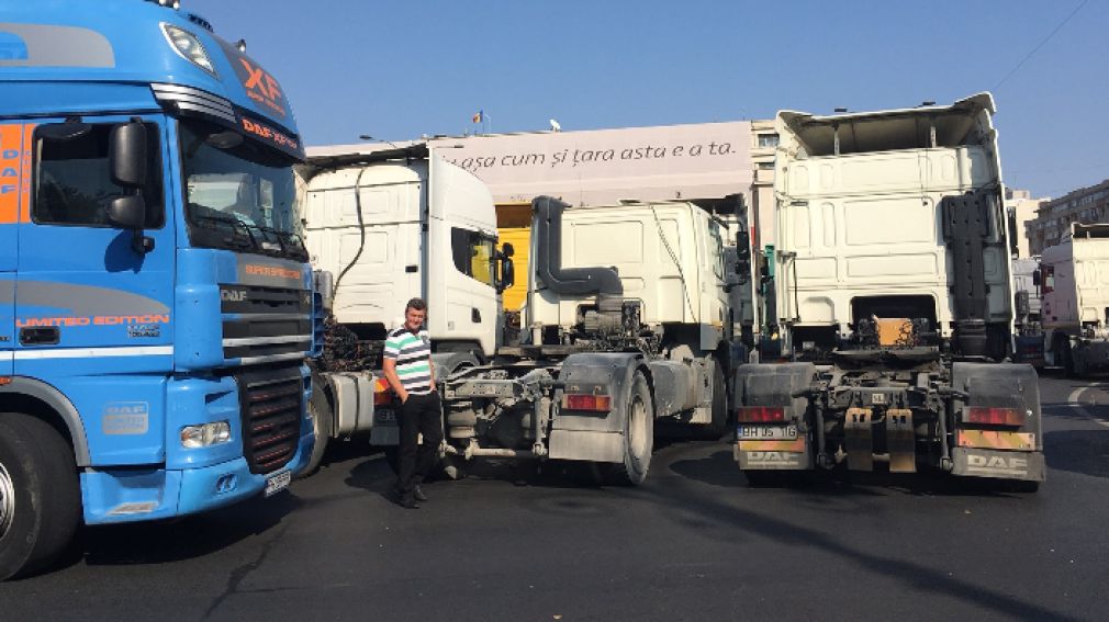 Cresc prețurile la rovinietă. Cât vor plăti șoferii de camion?