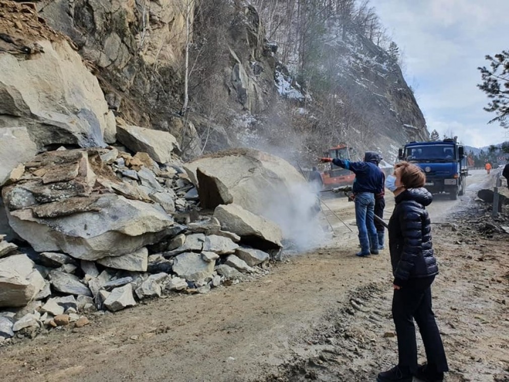 Drumul Național dintre Buzău și Brașov, eliberat de stânci cu dinamită