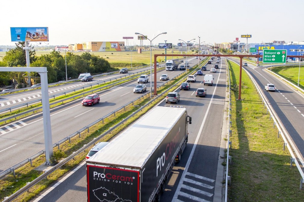 9000 euro amendă pentru un șofer român de camion prins băut în Italia