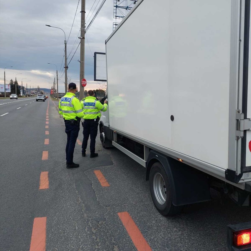 Acțiune ROADPOL: Șoferi de camion prinși băuți la volan