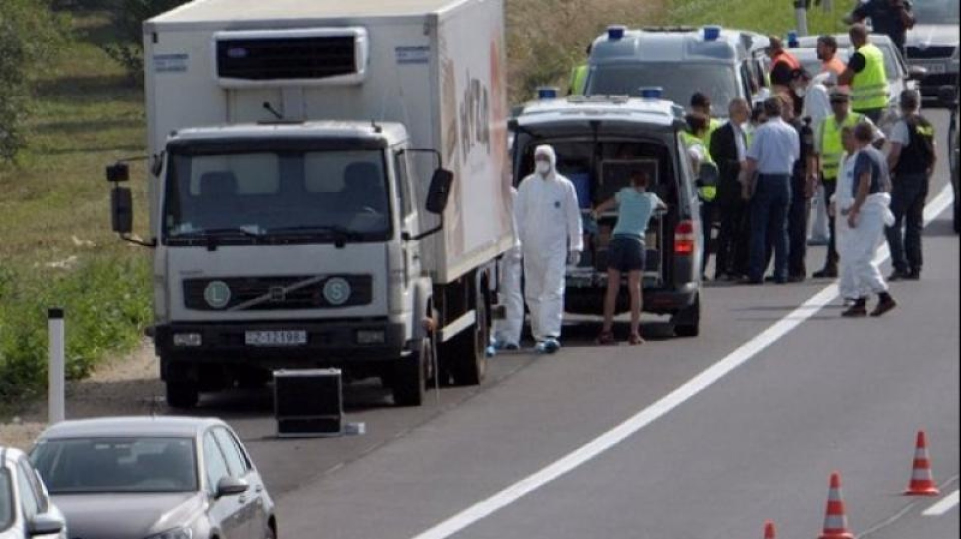 Miercuri: Zeci de kilometri de cozi rutiere la granițele țărilor din estul UE, din cauza restricțiilor impuse pentru limitarea COVID-19