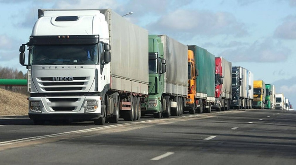 Coronavirus - Ministrul ungar de externe: pot intra camioanele care transportă mărfuri în Ungaria şi în ţările vecine
