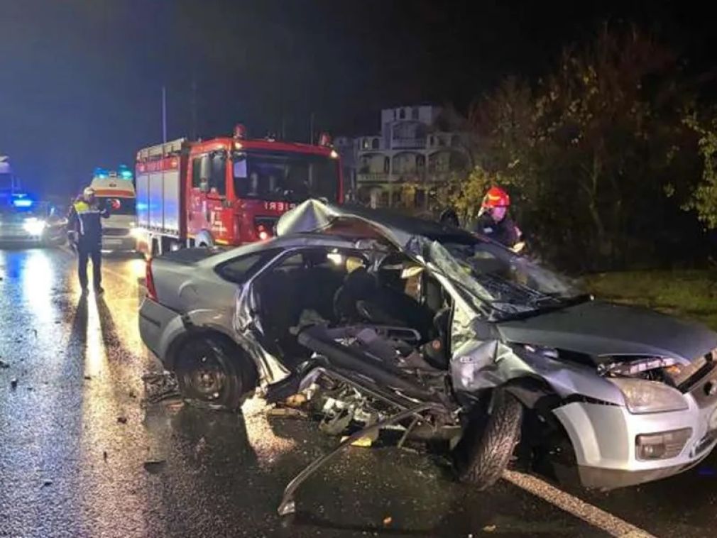 Coliziune între microbuz și autoturism în Giurgiu: 23 de persoane implicate în accident