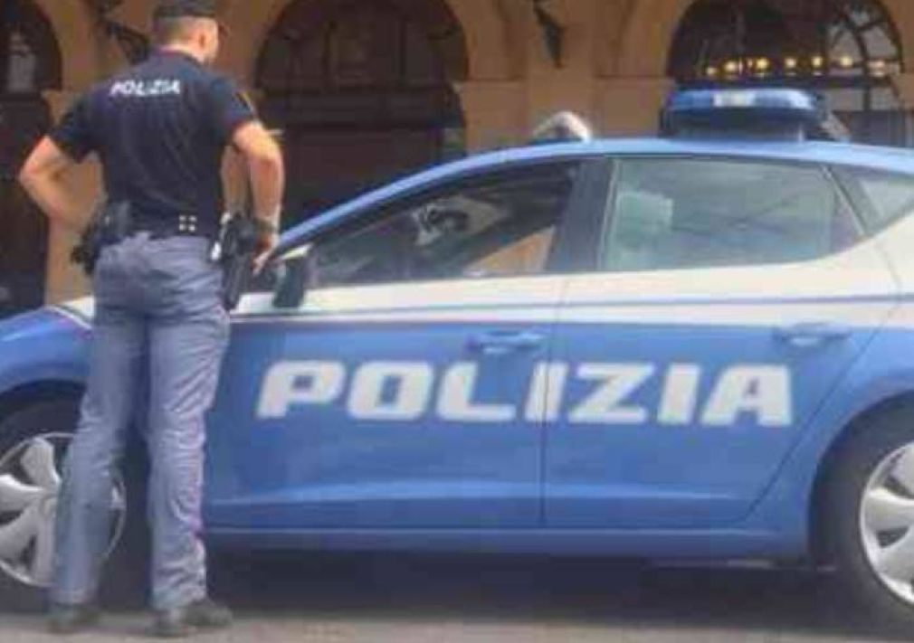 Un șofer român de camion s-a trezit cu 9 imigranți ilegal