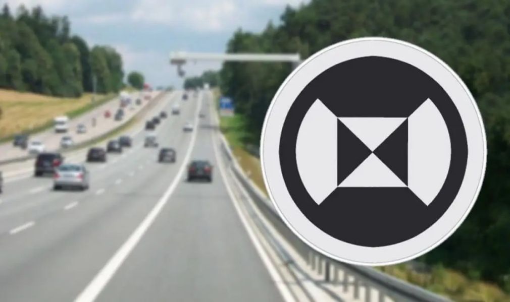 Un semn misterios a apărut pe autostrăzile din Germania. Ce simbolizează?