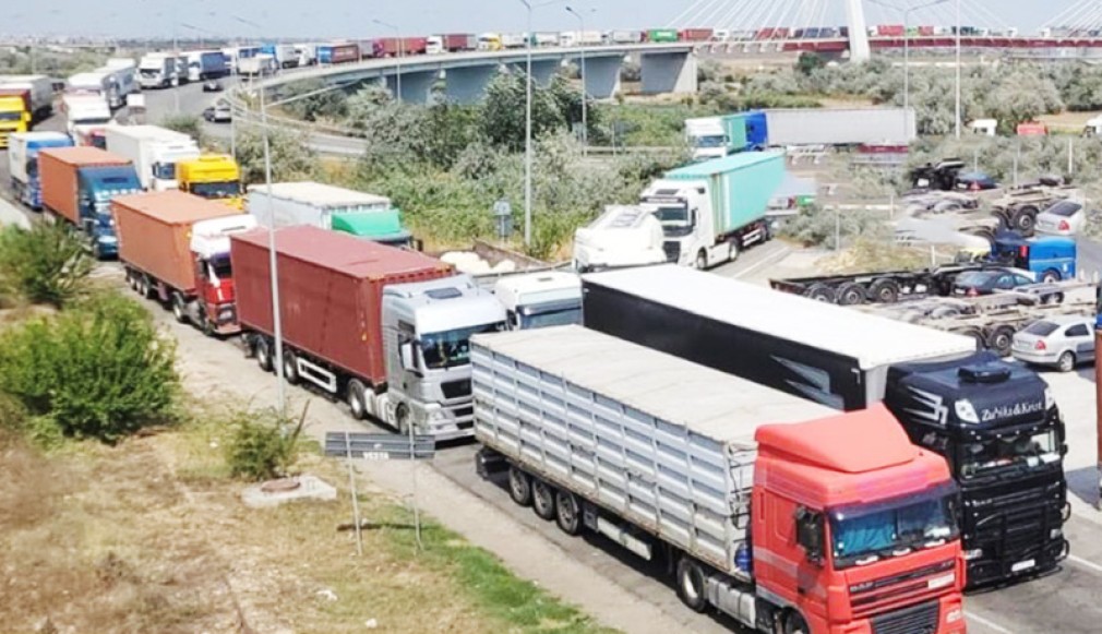 VIDEO. Cozi uriașe de camioane în Agigea, în zona portului