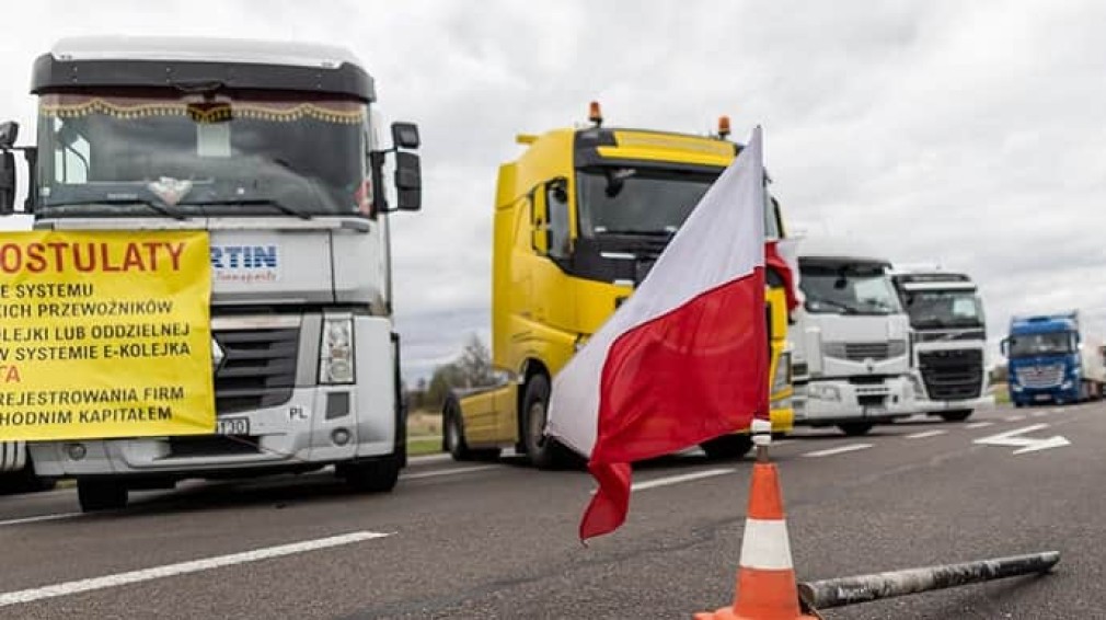 Ce vor polonezii pentru a permite șoferilor ucraineni de camion să intre în țară