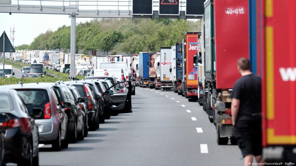30.000 de locuri de parcare pentru camioane lipsesc pe marginea autostrăzilor din Germania