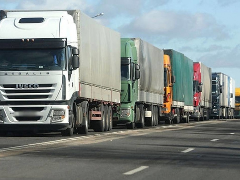 Care este situația la punctele de trecere a frontierei - 15 camioane așteaptă la Borș