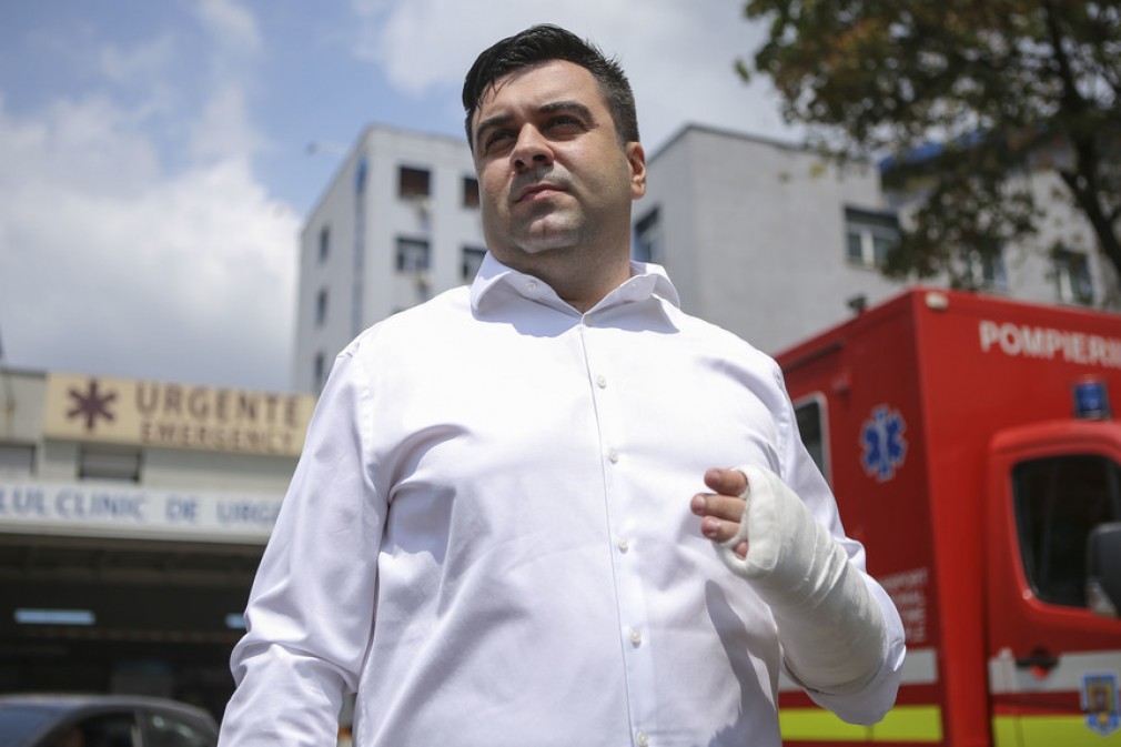 Ministrul Răzvan Cuc are mâna ruptă în urma accidentului în care a fost implicat