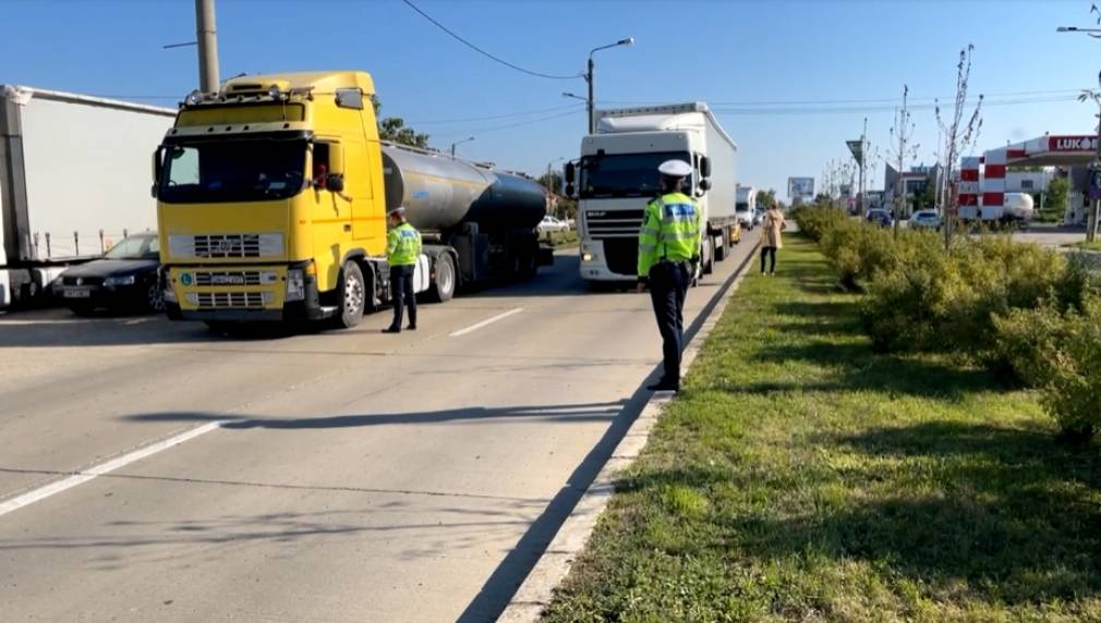 6.000 lei amendă pentru un șofer de camion beat. A fost „pârât” la poliție de un coleg