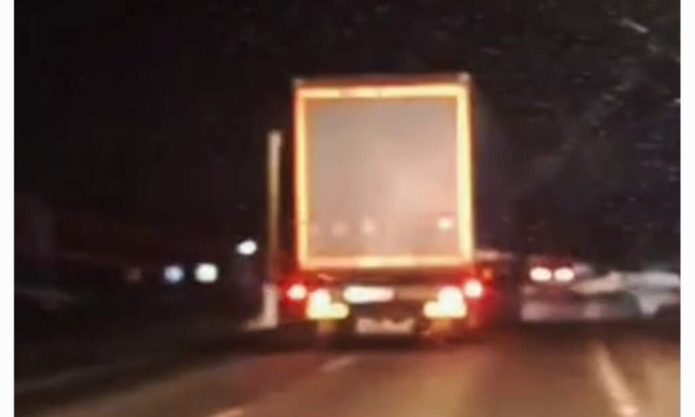 VIDEO. Șofer de camion, prins beat criță în traficul din județul Brașov