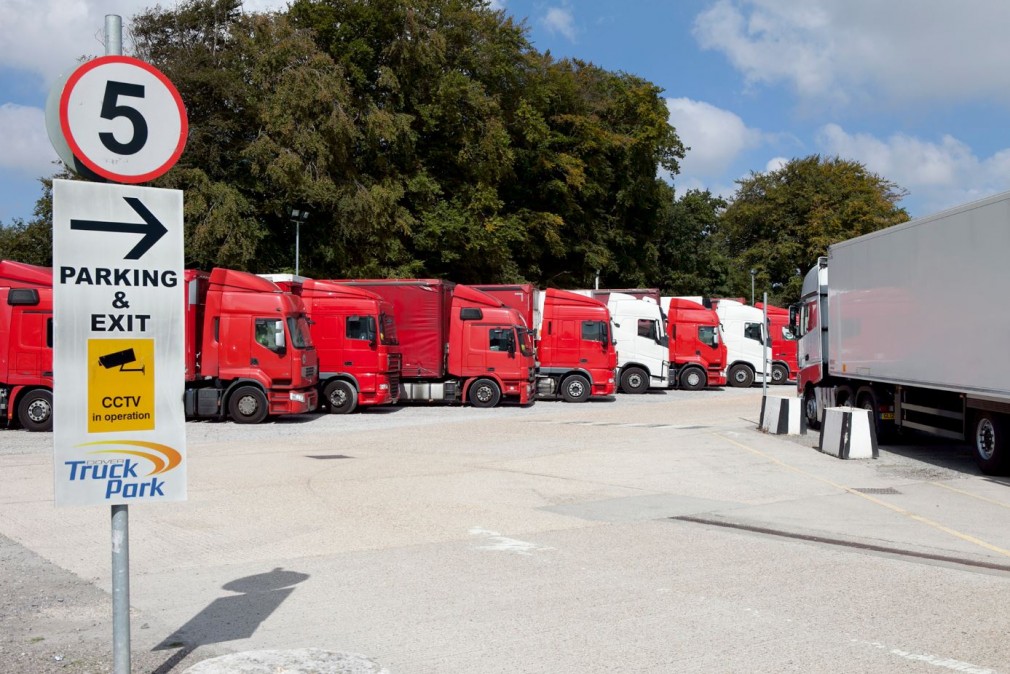 Marea Britanie are nevoie de 50.000 de agenți vamali pentru a evita cozile la camioane