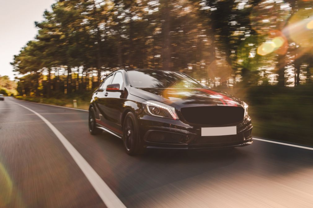 5.500 de angajați au părăsit Mercedes. Riscau să fie dați afară